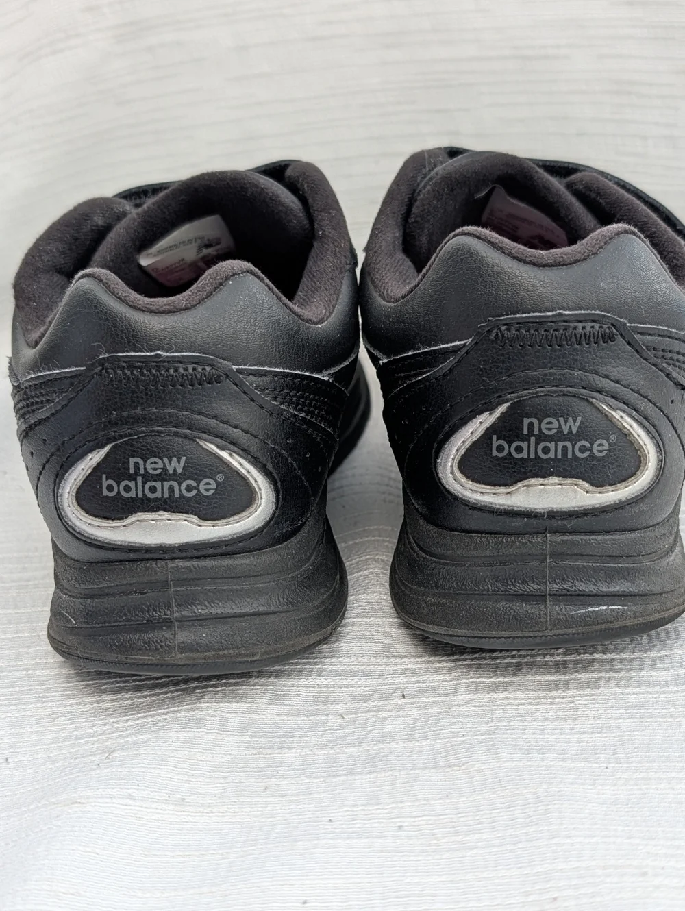 New Balance Mens 577 Walking Shoe, Black Size 7